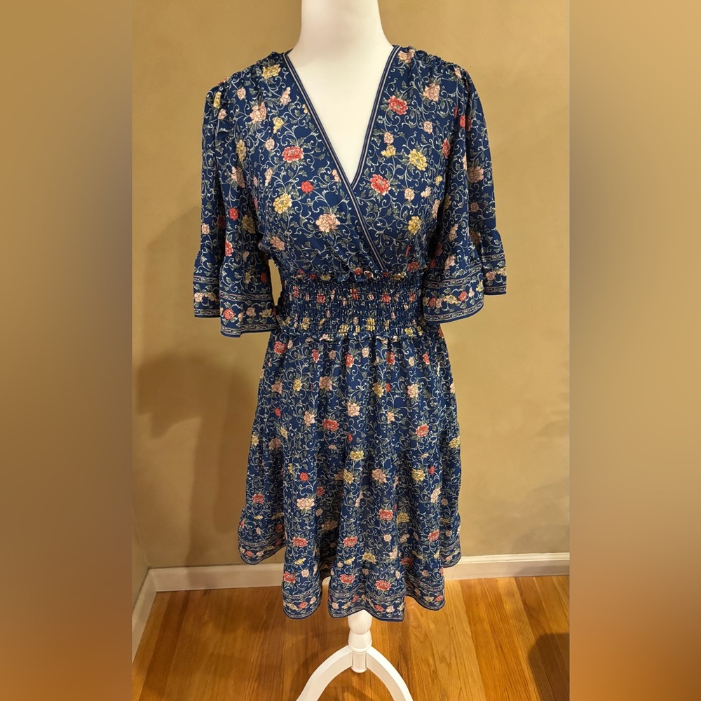 Max Studio Floral Blue flutter style short sleeve dress size XS